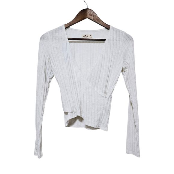 Hollister Criss Cross Front Sweater Size M Lightweight White Clean Girl Casual - Picture 1 of 6